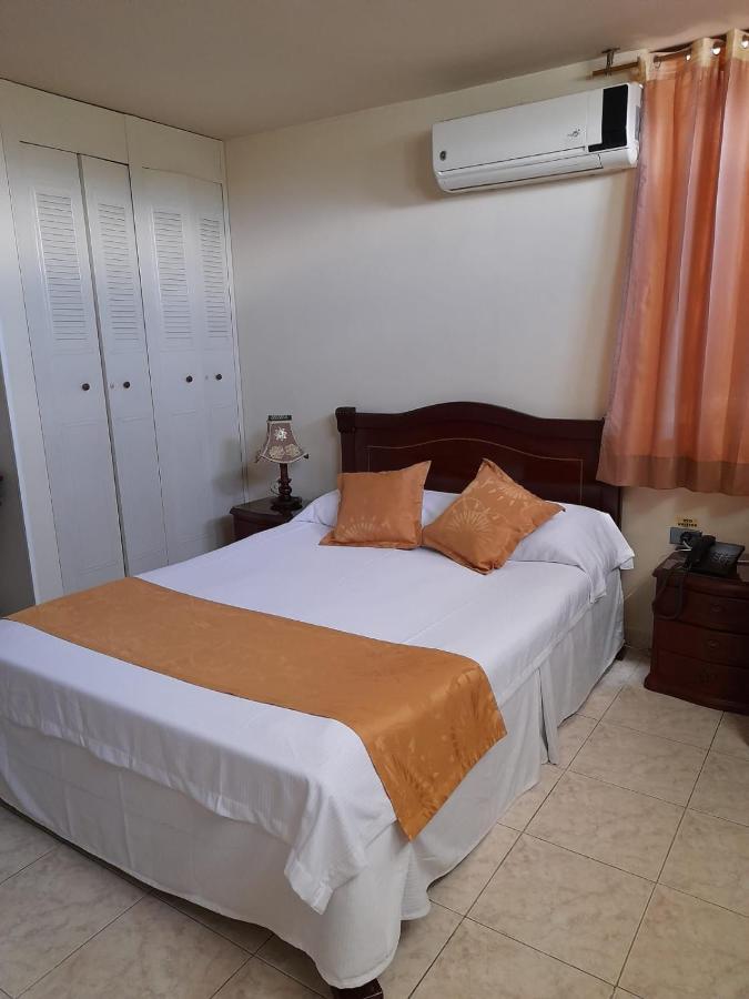 Hotel Khalifa Неива Екстериор снимка