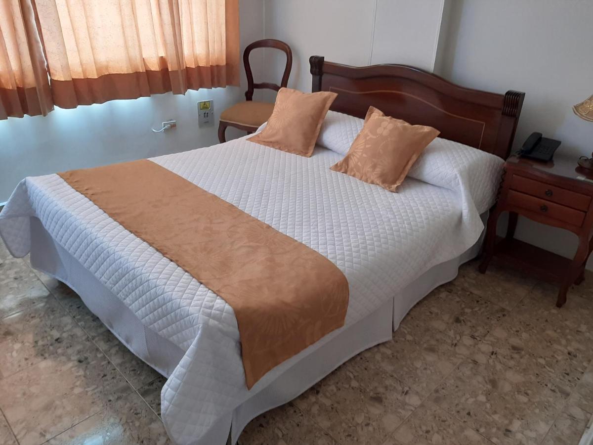 Hotel Khalifa Неива Екстериор снимка