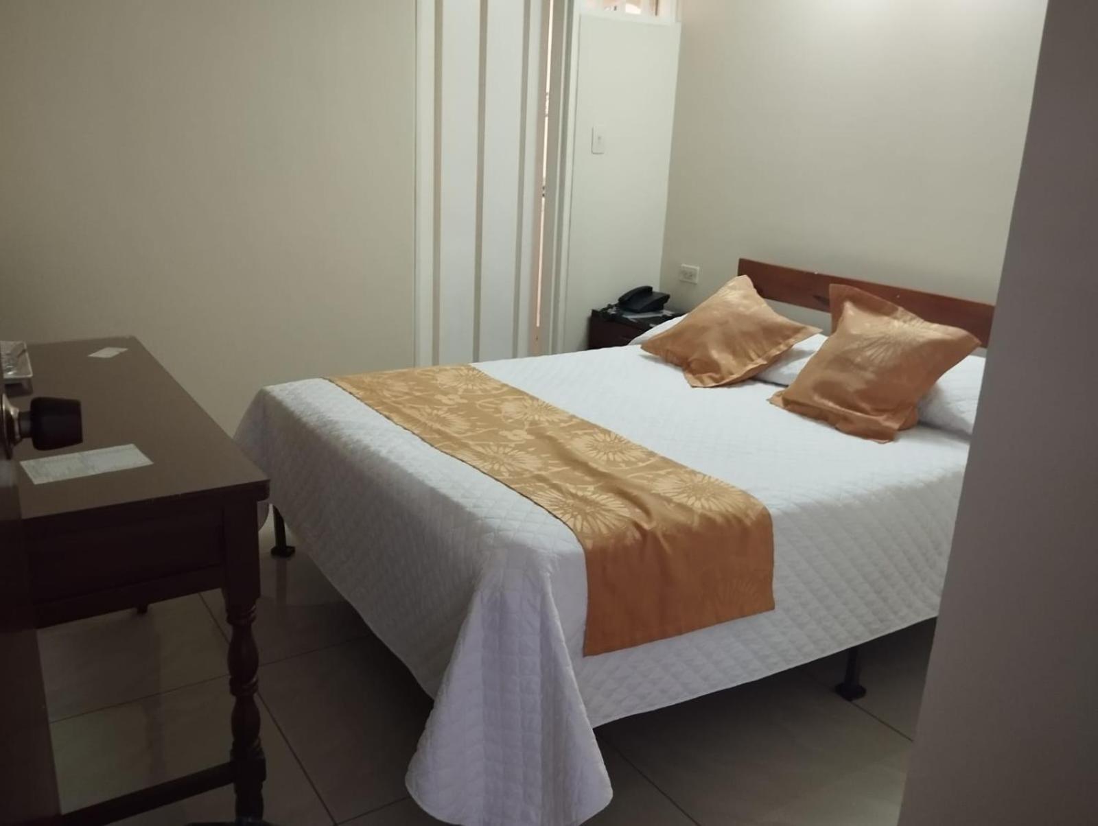 Hotel Khalifa Неива Екстериор снимка