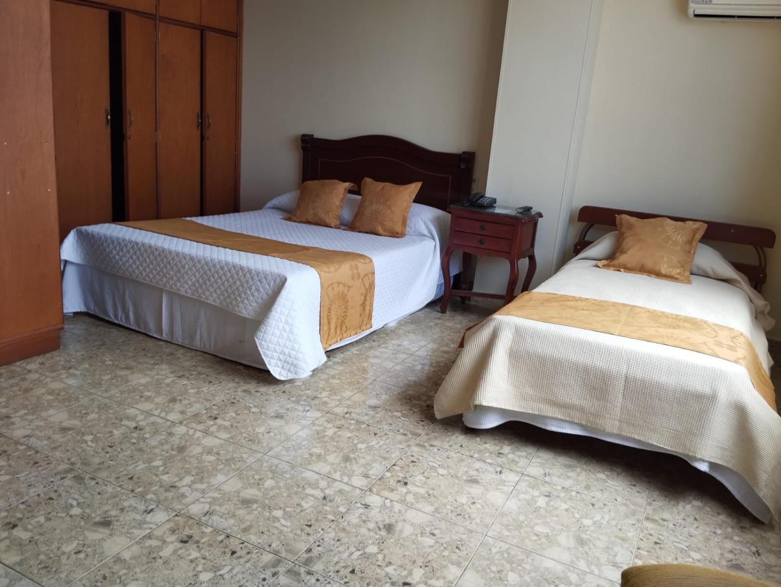 Hotel Khalifa Неива Екстериор снимка