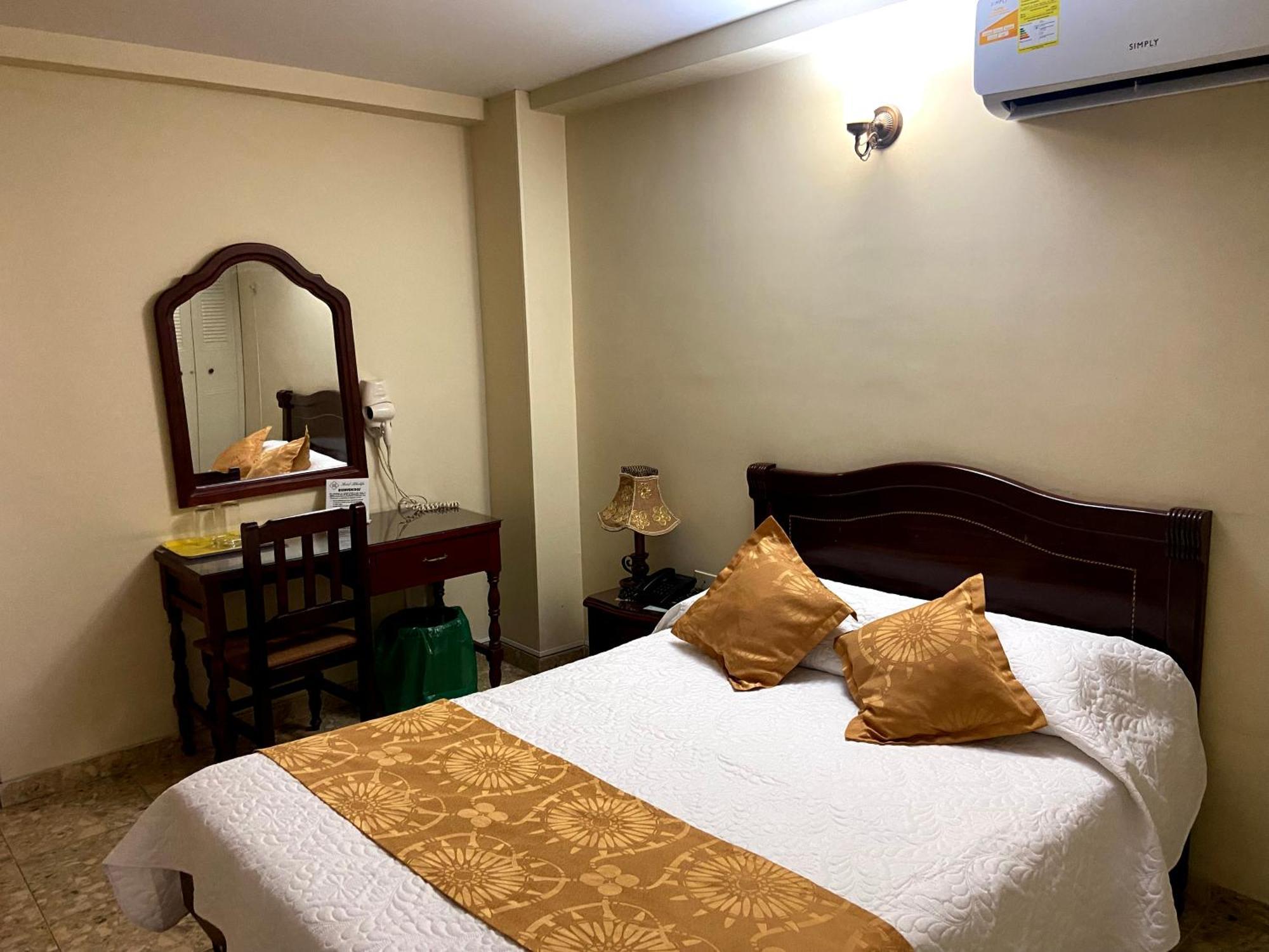 Hotel Khalifa Неива Екстериор снимка